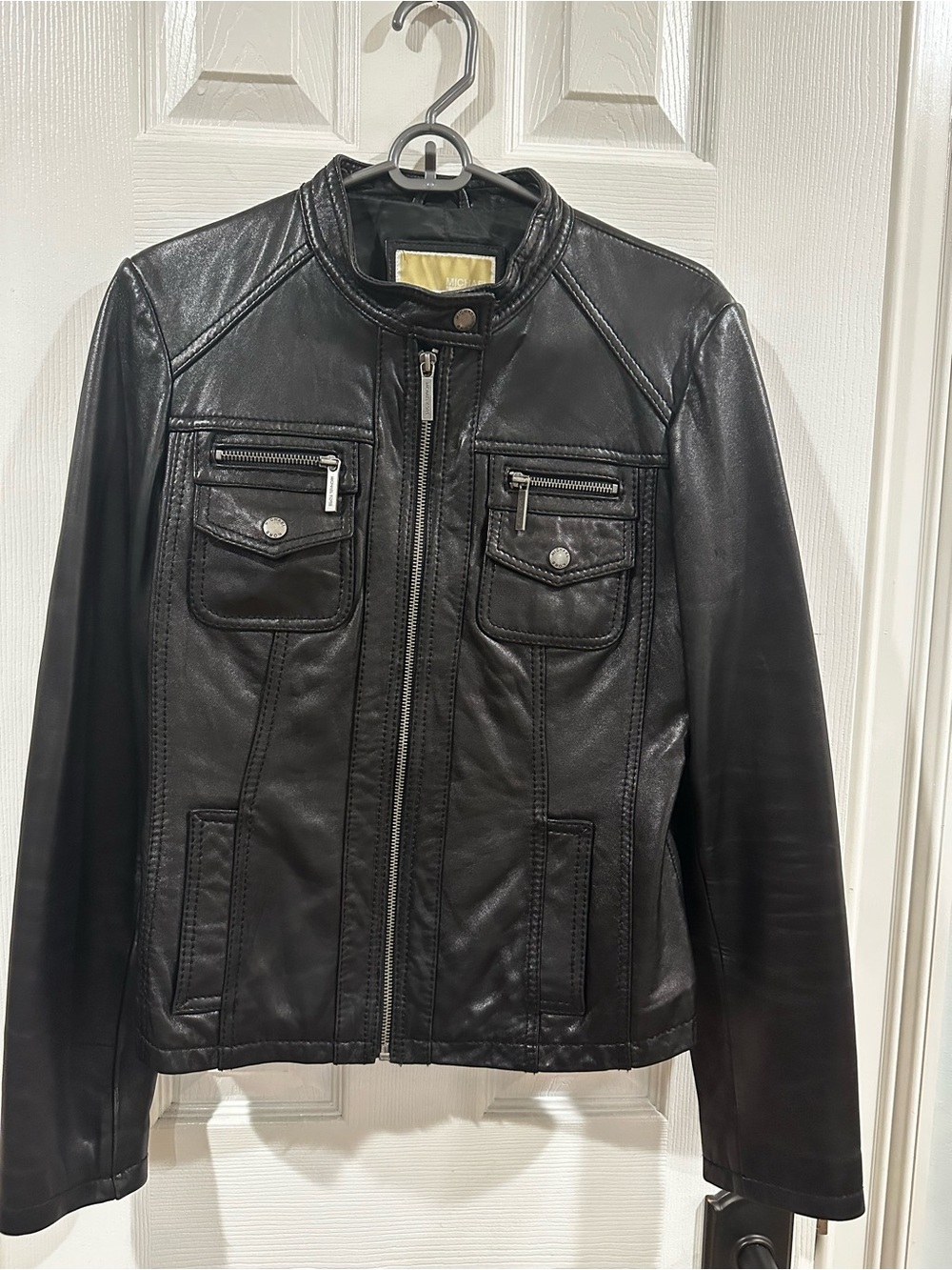 Flattering and fun sleek women's Genuine Black Leather Zip-Up Jacket size small